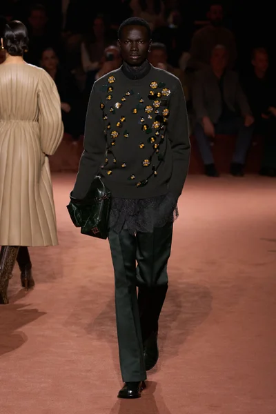 Look 26